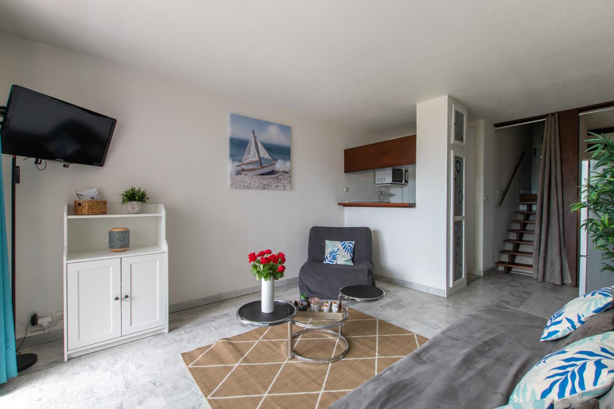 Spacieux Cabine-parking Gratuit-clim-proche Centre & Mer-vue Port Lgm Appartement *